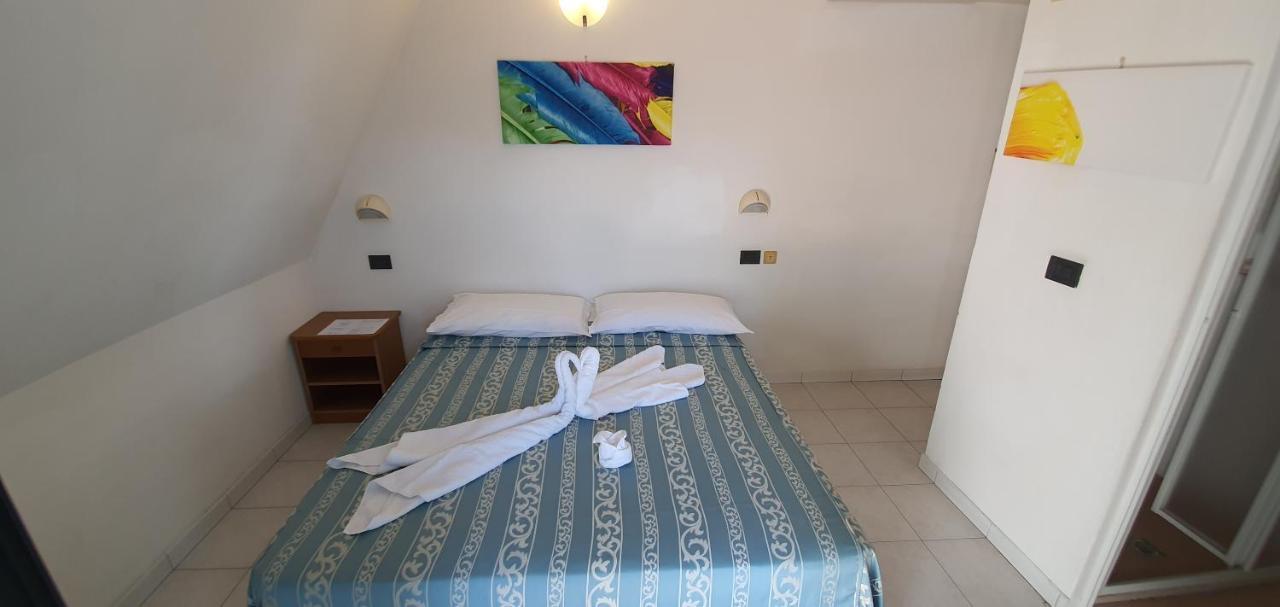 Hotel Vela Azzurra Rímini Exterior foto