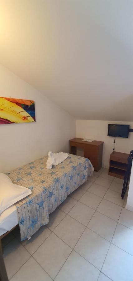 Hotel Vela Azzurra Rímini Exterior foto
